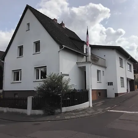 Schoenes Im Einfamilienhaus *